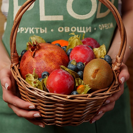 Ягодная корзинка с манго